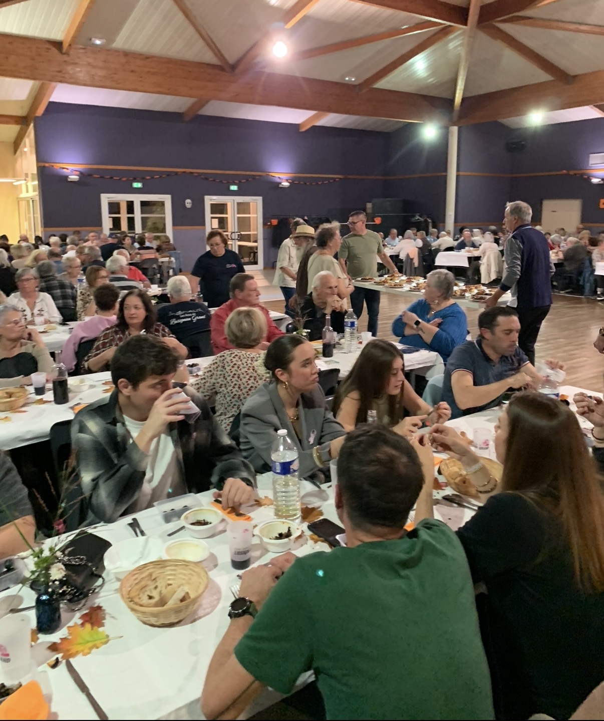 Repas associatif en salle