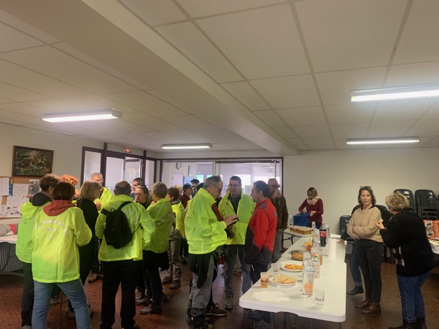 Accueil des participants de la marche du Téléthon